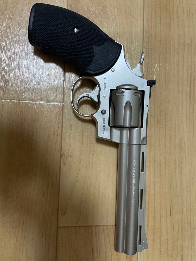 コルト パイソン 357マグナム　ガスリボルバー 6インチ