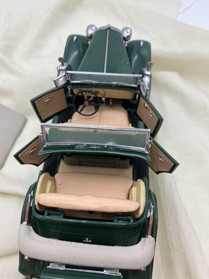 ダンバリー・ミント1932年型キャデラックV-16 スポーツフェートン ミニカー