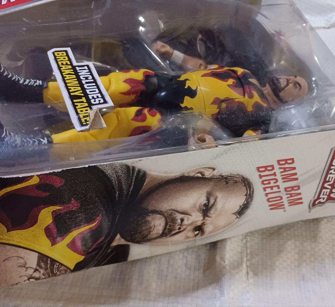 WWE　ビガロ　フィギュア