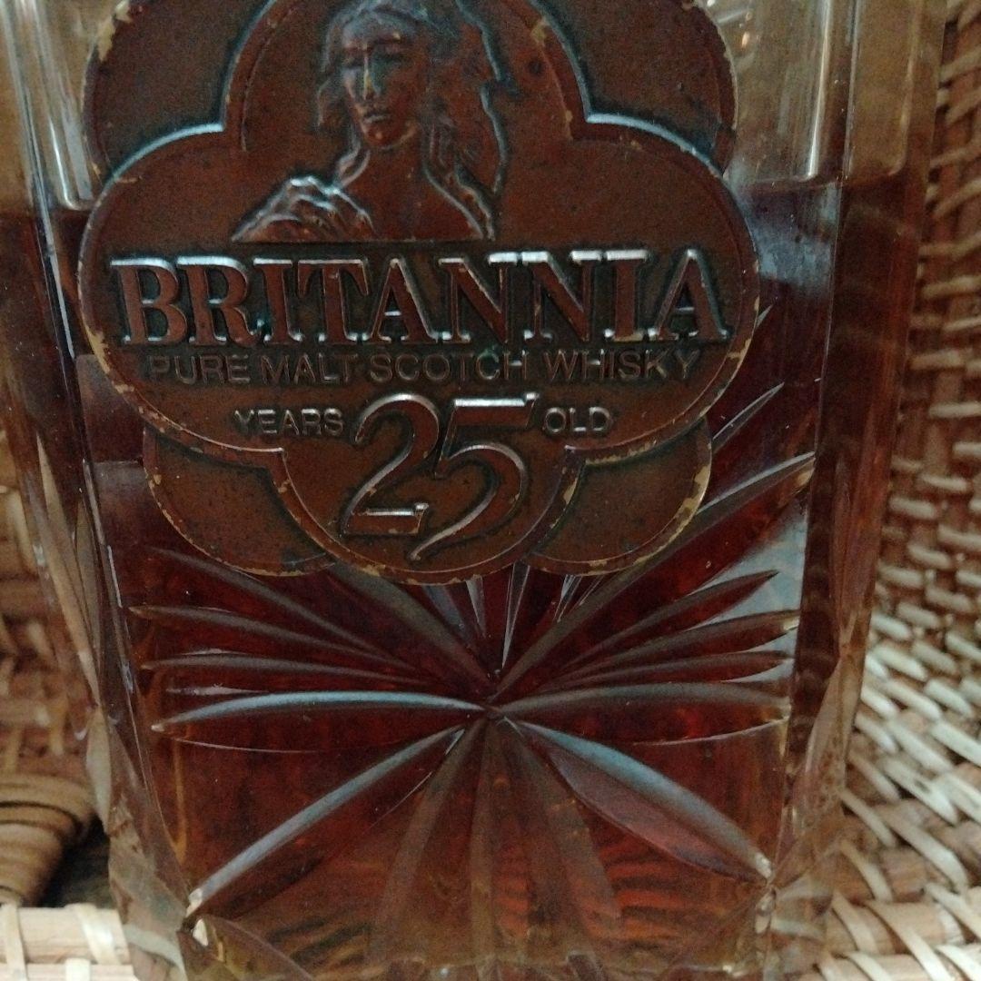 BRITANNIA 25年 スコッチウイスキーオマケのミニボトル追加しましたー