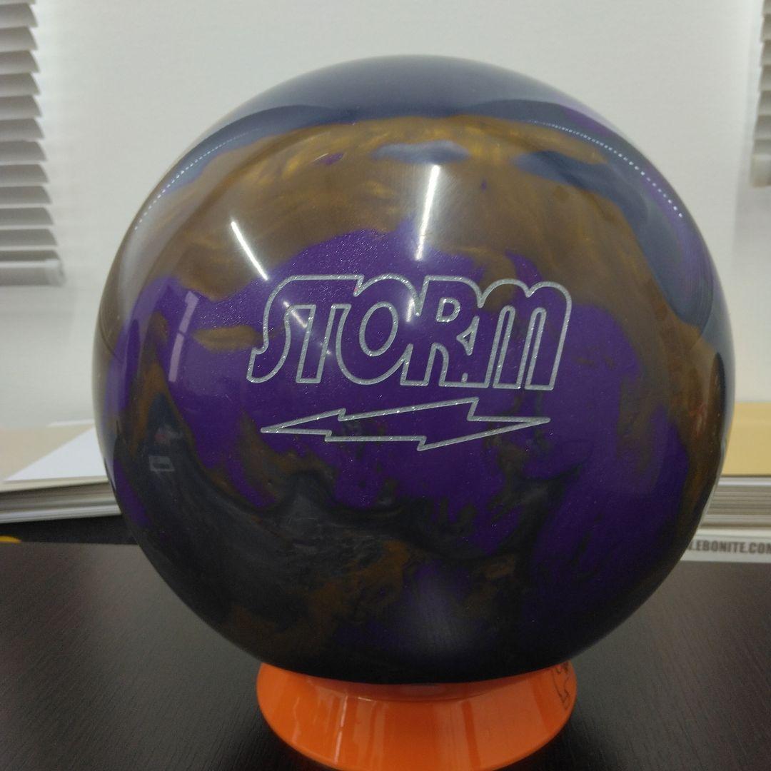 STORM PHYSIX ボウリングボール 14p4ozです。