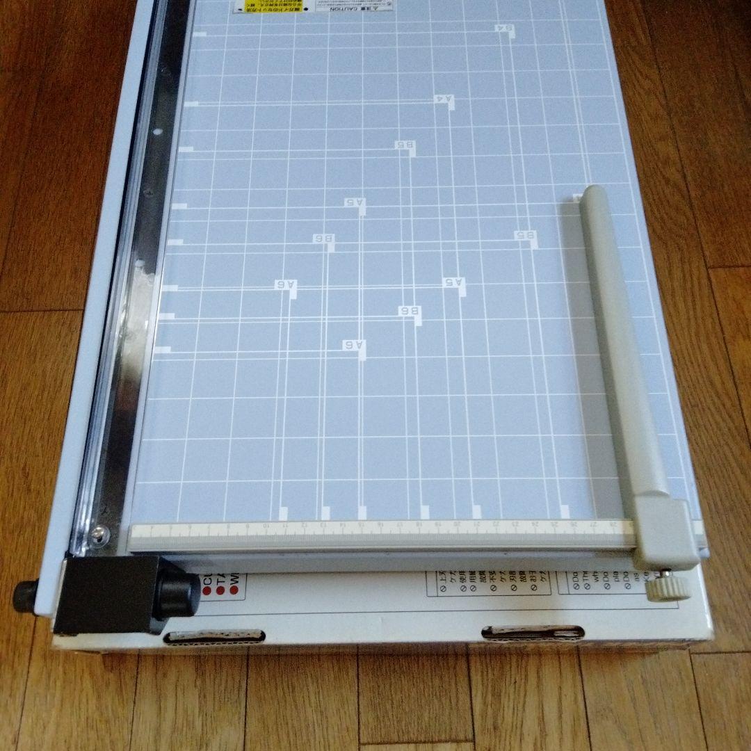 最終値下げ　日本製SA-202スチール栽断機　持ち運びに便利な手提げ金具付です