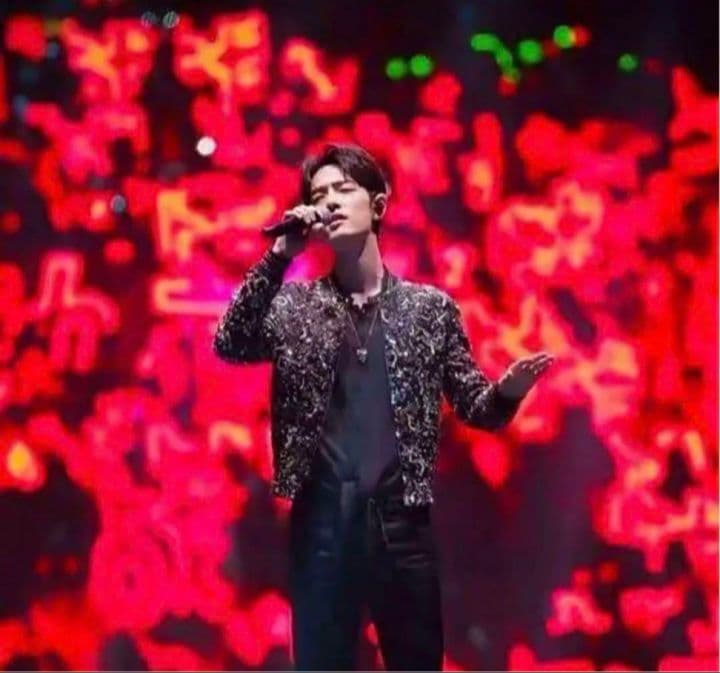 陳情令　肖戦　応援ツール　戦字LEDライト　50×50cm