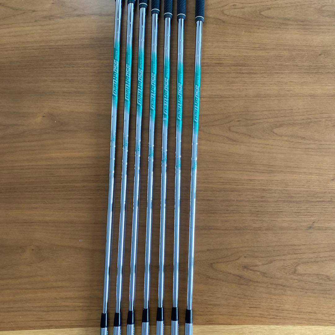 コブラ　キングツアーアイアン７本セット　＃５～ＧＷ