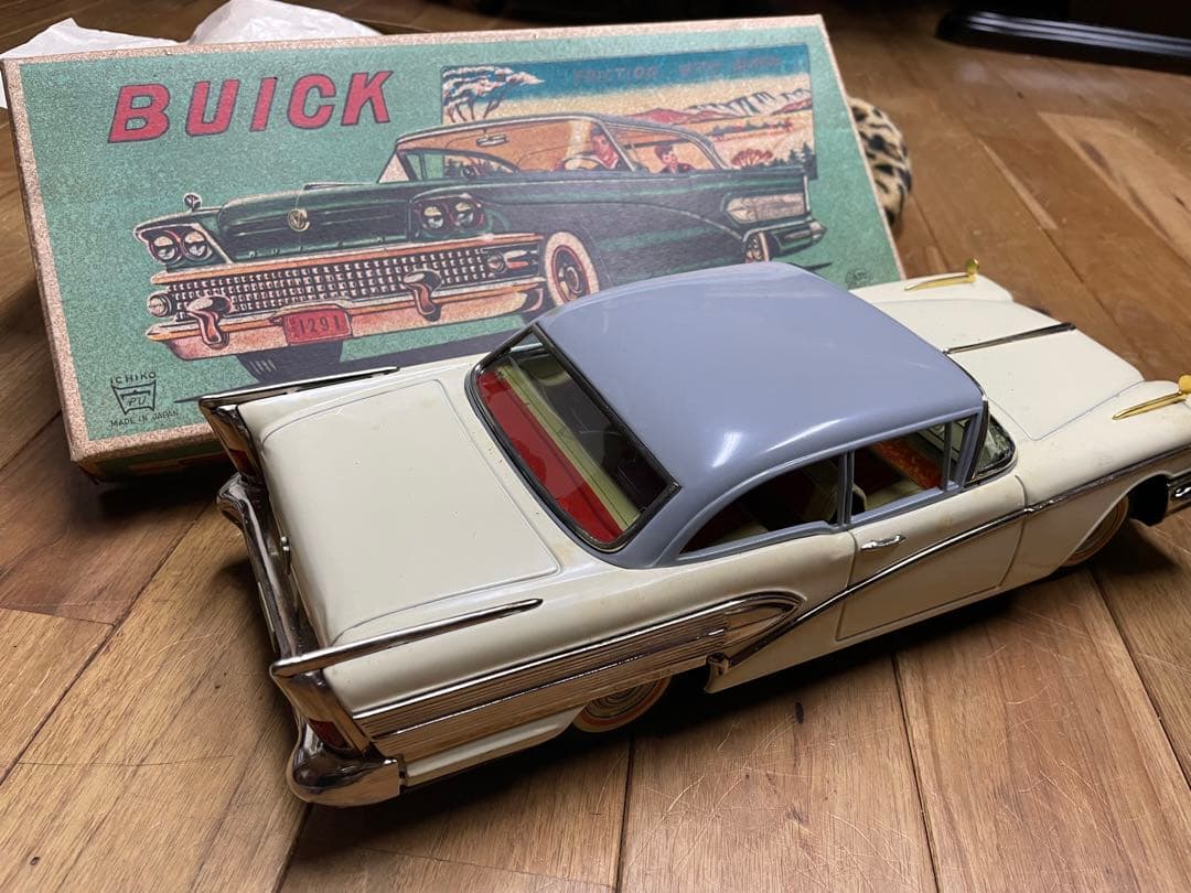 アサヒ玩具　ブリキ　BUICK 1957年モデル ミニカー