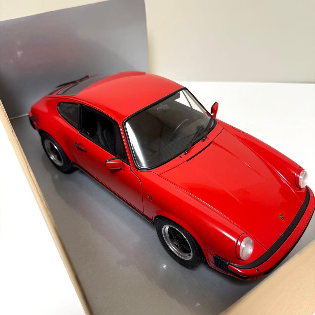 1/12 ポルシェ　911　カレラ　 3.2 クーペ　レッド　ドア開閉