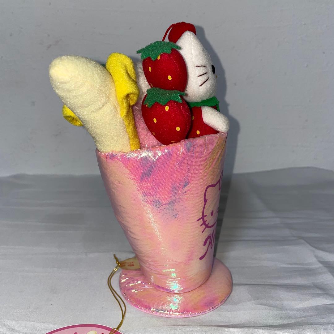 レア　サンリオ　ハローキティ　フルーツパフェ ぬいぐるみ