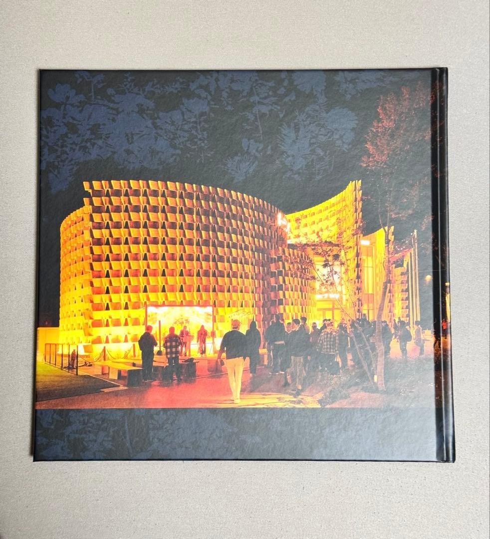 大阪万博 ポーランドパビリオン 非売品 花図鑑 ビジュアルブック