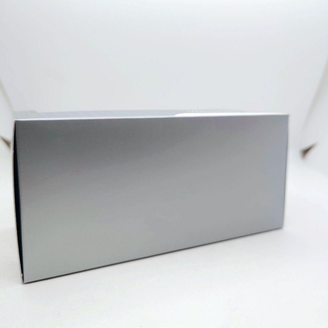 1/43 アウディ アバント（B9系）タンゴレッド アウディディーラー特注品