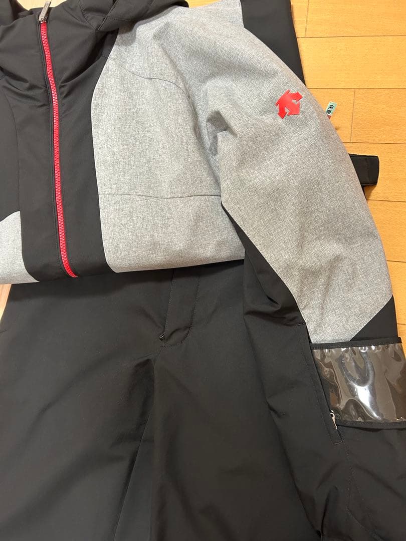 デサントスキーウェア　上下セット グレー/ブラック