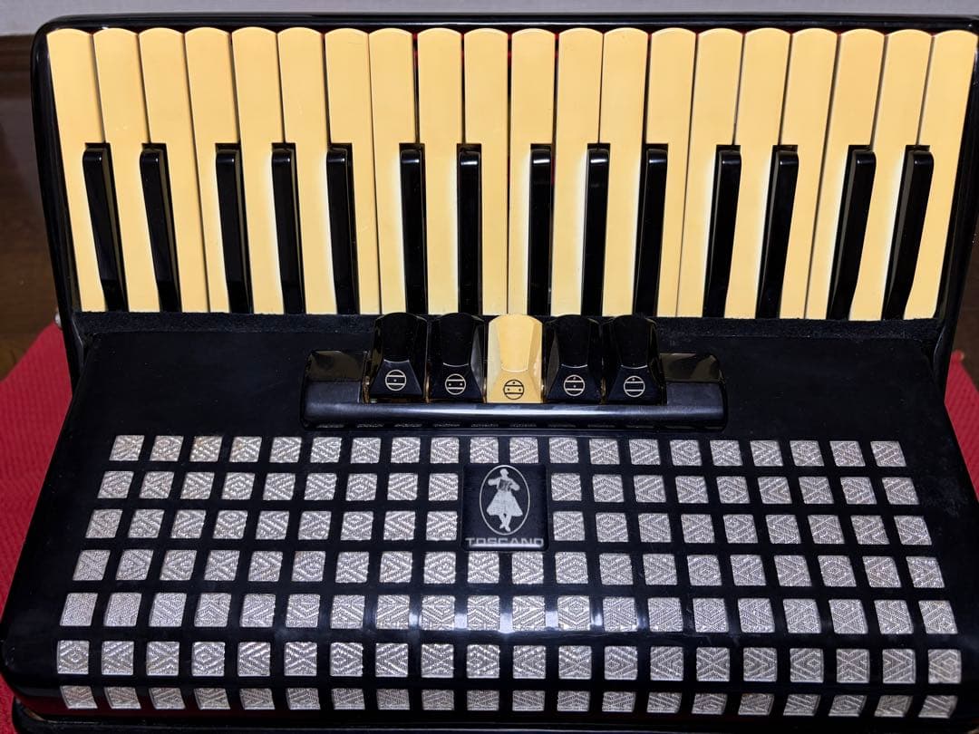 toscano アコーディオン