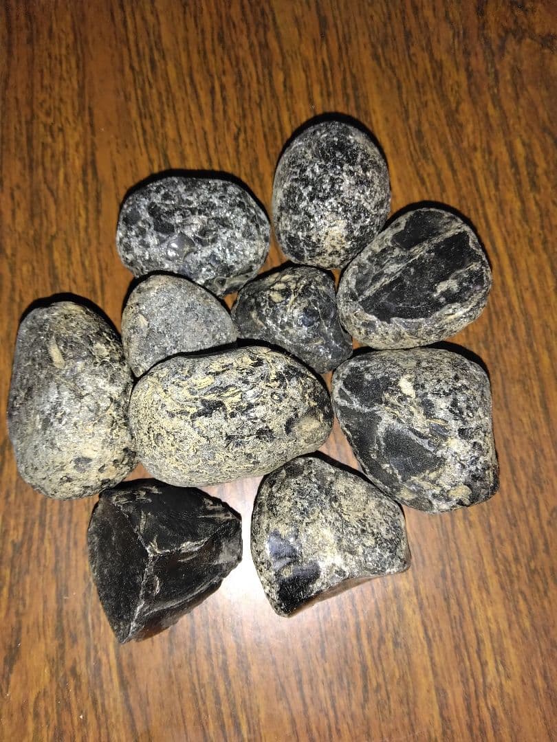 KARAKURI購入予定品　北海道産鉱物標本　鉱物　瑪瑙　稲倉石　原石