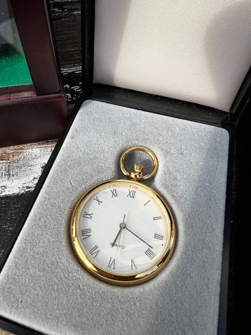 鉄道模型JR東日本 退職記念品 東京駅模型 懐中時計 ガラスケース付　非売品