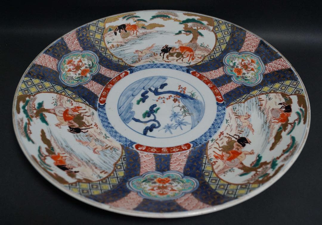 古伊万里焼 窓絵金彩赤絵『馬祥瑞文』飾り大皿 丸皿 大皿 径46.5㎝