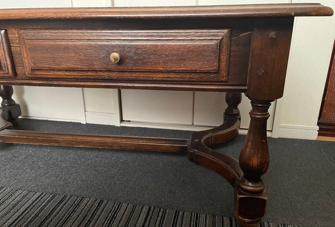 期間限定お値下げ中❣️ヨーロッパアンティークテーブル