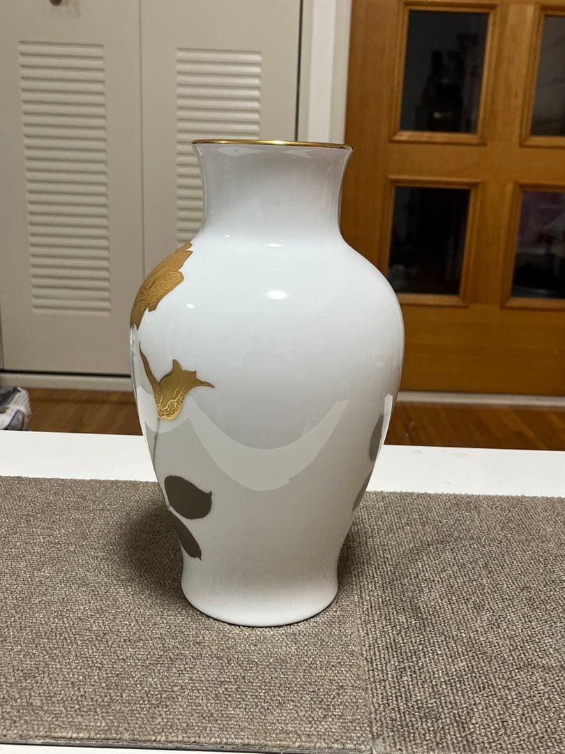 大倉陶園 OKURA 花器 花瓶 フラワーベース 金蝕バラ