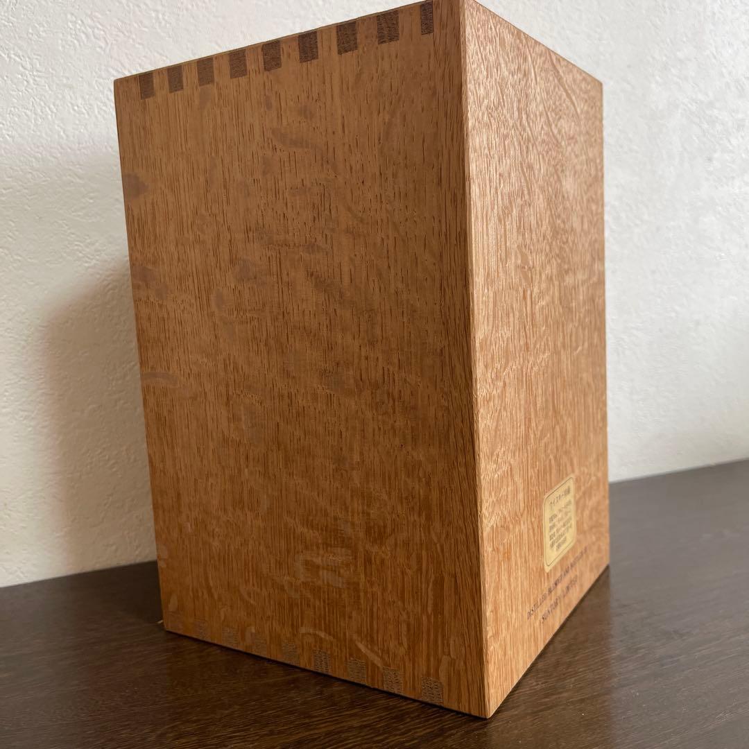 サントリーSUNTORYザ・ウイスキー有田焼陶器ボトル750ml