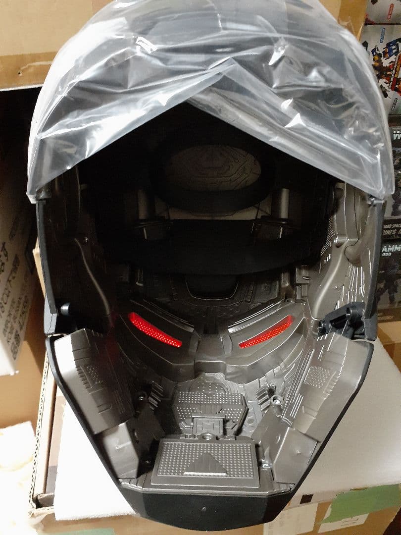 ハズブロ 1/1パニッシャー ウォーマシン ヘルメットアイアンマン