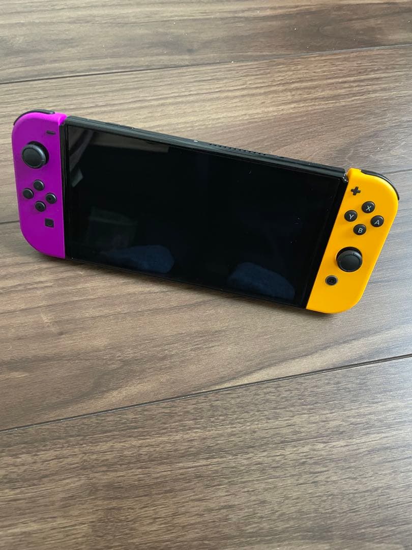 任天堂Switch 有機EL ジョイコン付き VUTRONG KHANH様