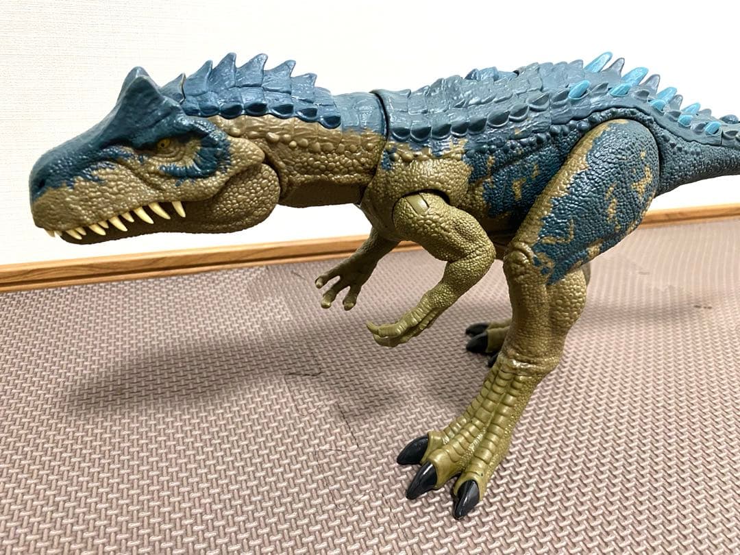 【美品】ジュラシック・ワールドカルノタウルスアロサウルス