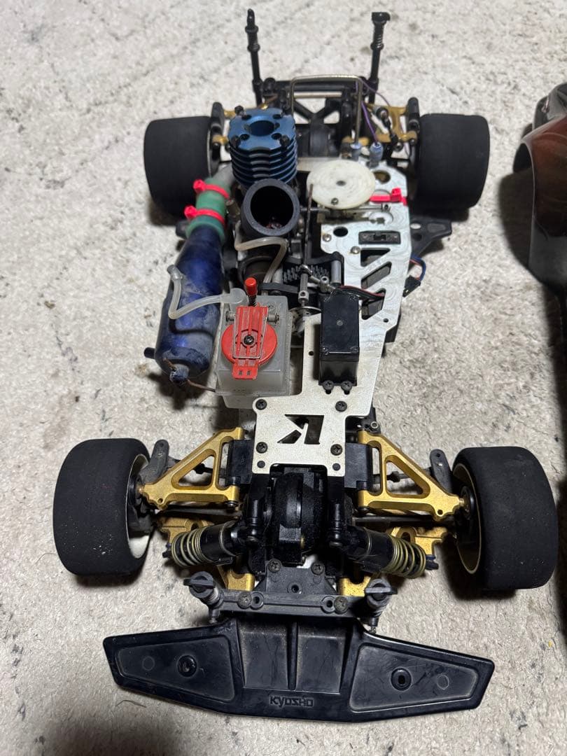 KYOSHO ラジコンカー エンジン付き