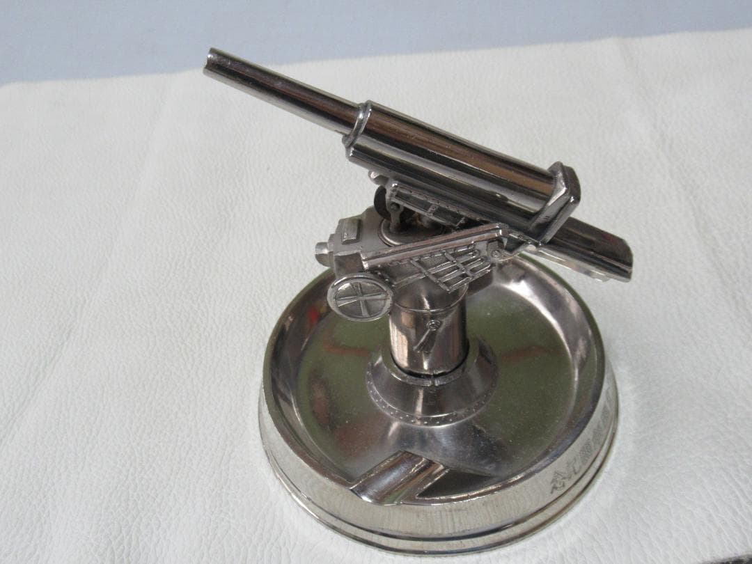 極希少非売品◆麹町区防護団上六分団解団記念 高射砲オブジェ付オイルライターと灰皿