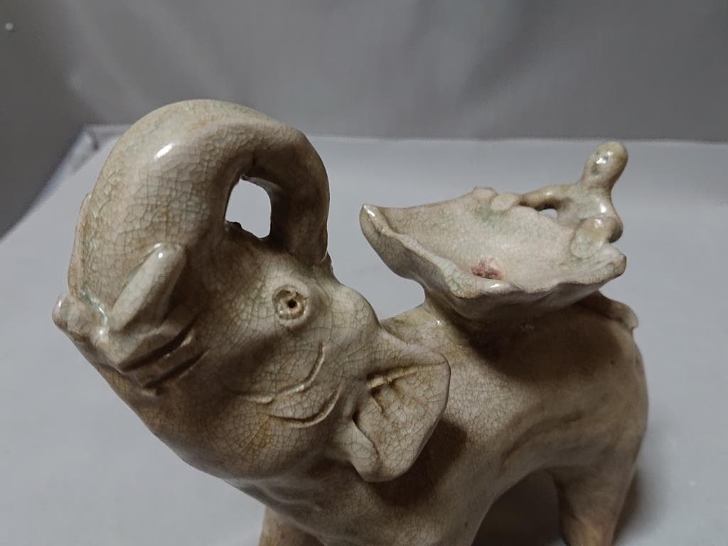 コレクター収集　タイ　スンコロク　青磁　象形燈火台　14～15世紀