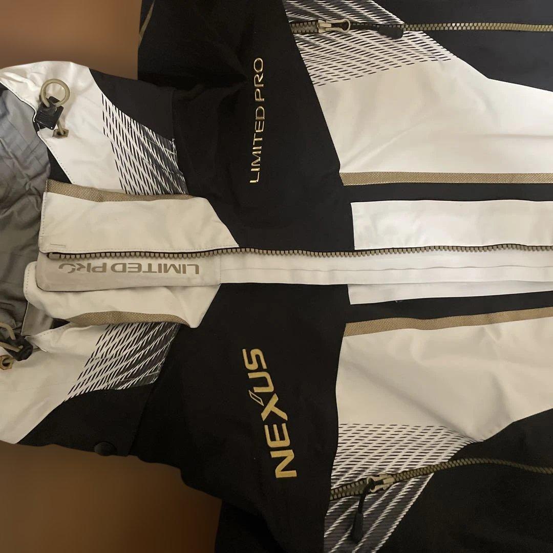 シマノ　リミテッドプロ　ゴアテックスレインスーツ R-112S BBXホワイト