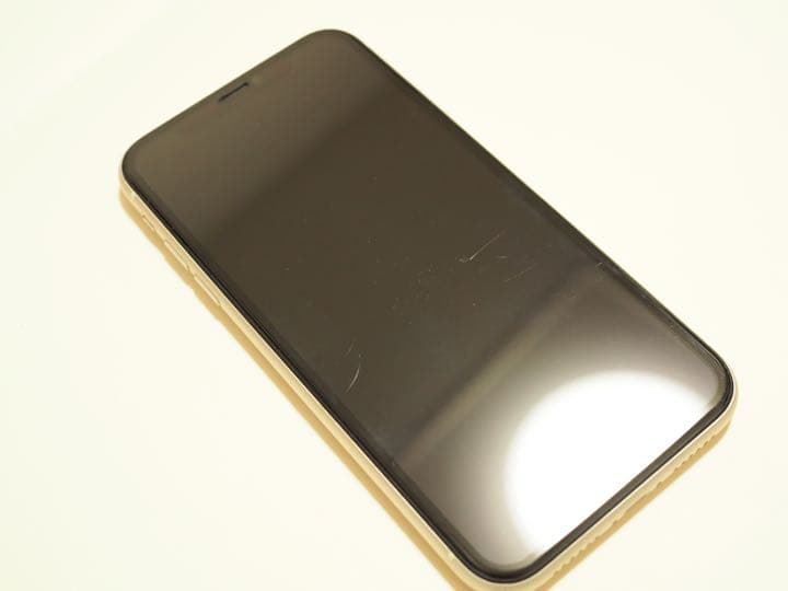 iPhone11 128GB ホワイト　simフリー