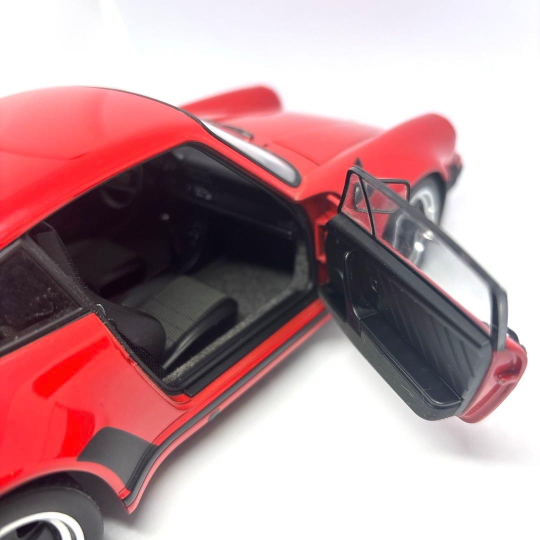 オートアート　ポルシェ911ターボ　930 AUTOart 1/18