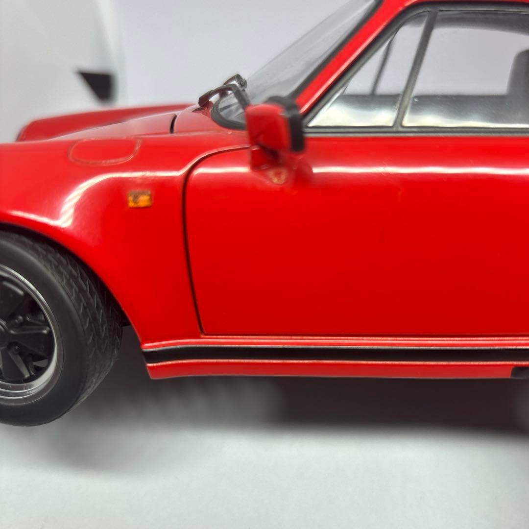 オートアート　ポルシェ911ターボ　930 AUTOart 1/18