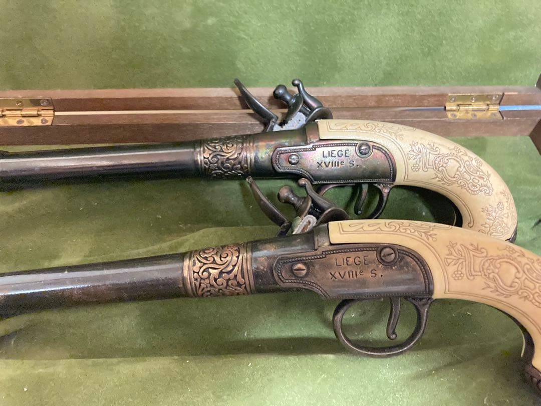 LIÈGE XVIII S. モデルガン ケース付き