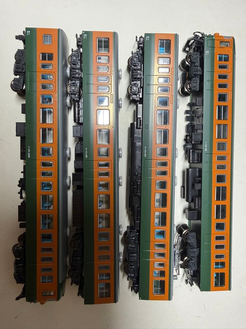 KATO 10-895 111系0番台湘南色 4両付属編成（動力付）