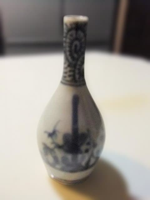 古伊万里 染付 タコ唐草 梅文御神酒徳利 一輪挿し江戸時代中期青い花模様の水差し