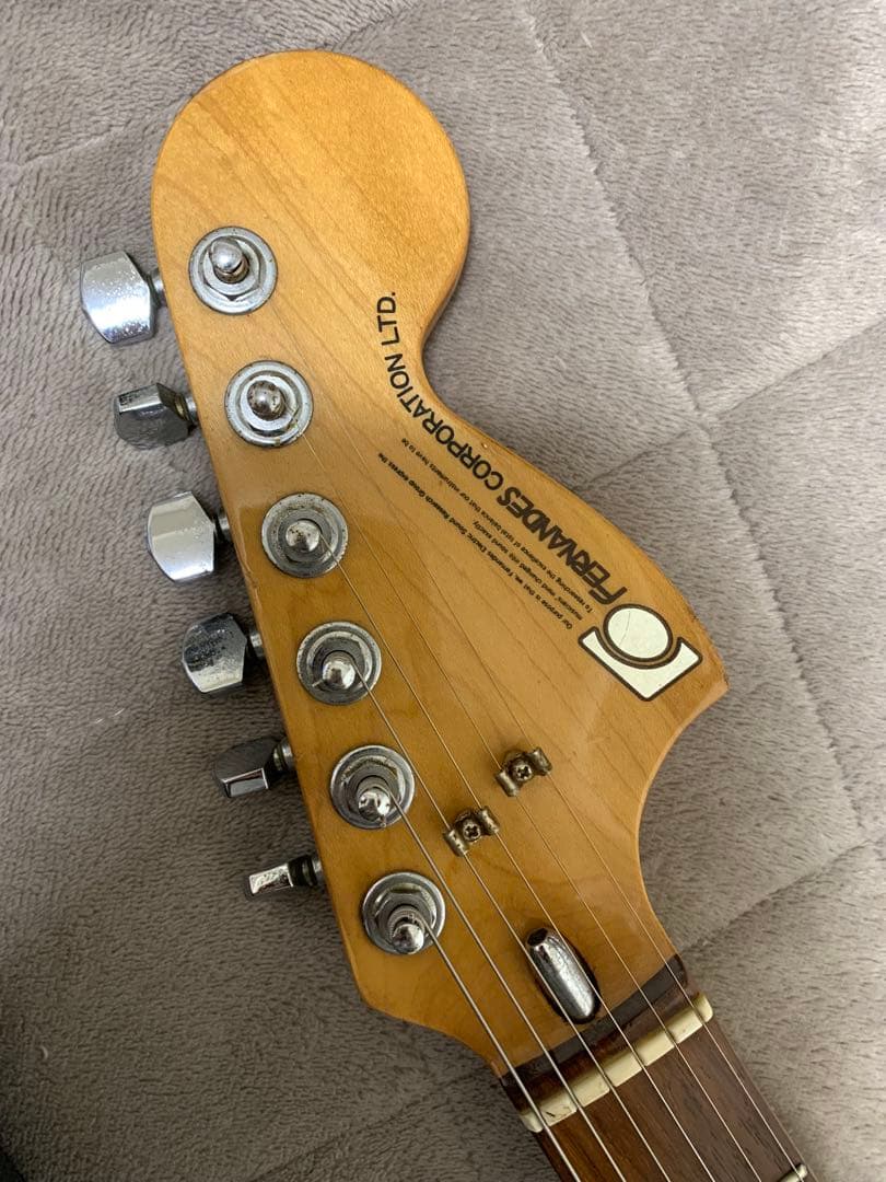 Fernandes ストラト石ロゴ　ビンテージ