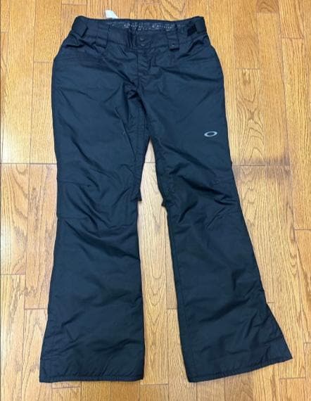 極美品！！ ほぼ新品。　Oakley スノーボードウェア Mサイズ　上下
