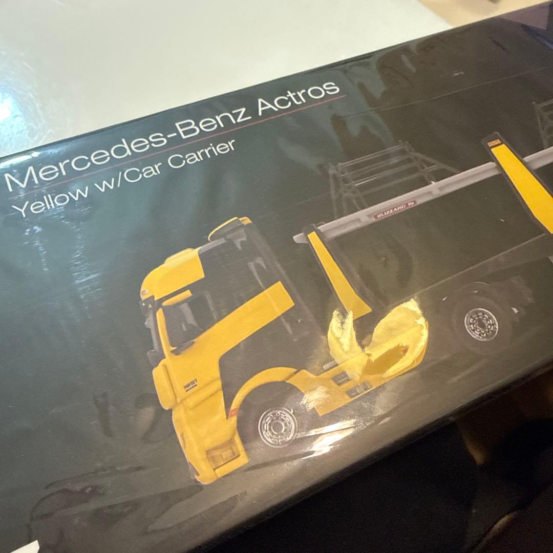 ミニカー Mini GT 137 MERCEDES-BENZ ACTROS