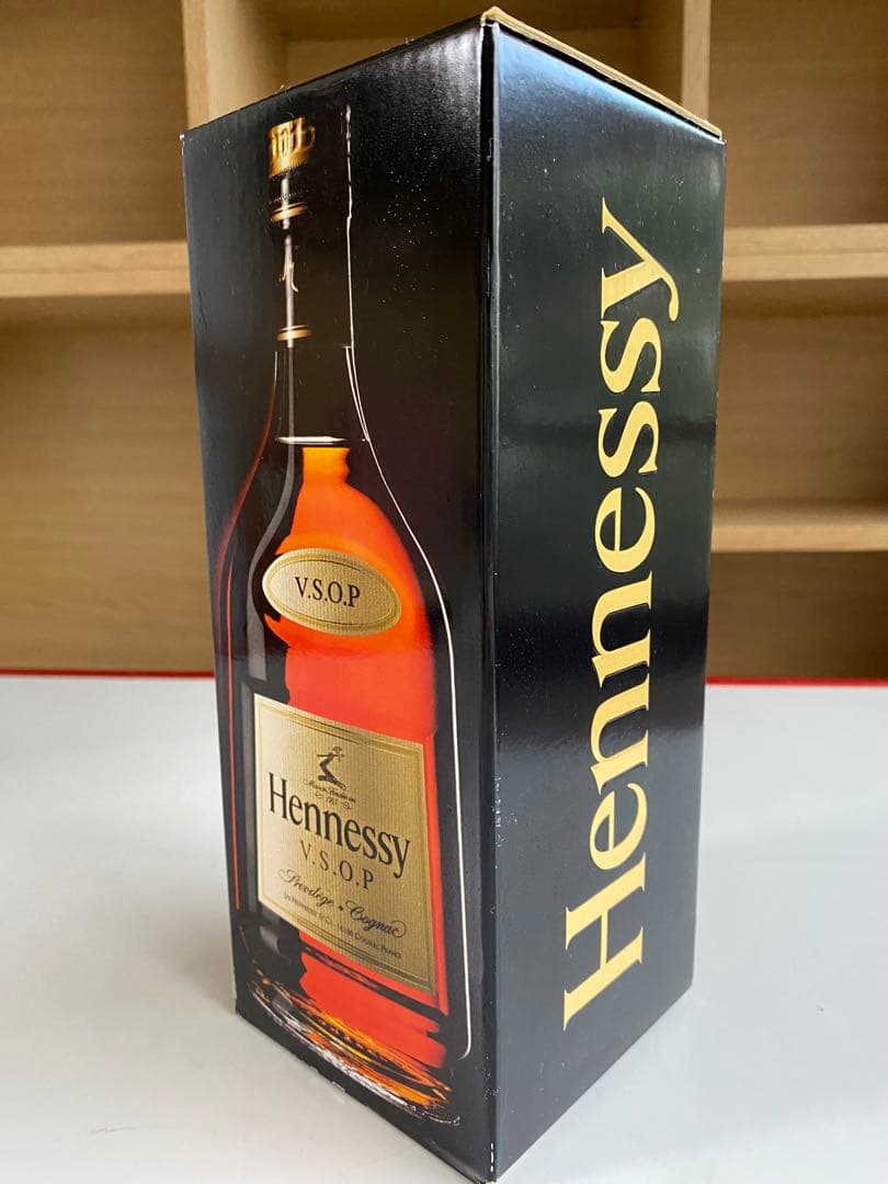 【Hennessy V.S.O.P 700ml 箱付き】