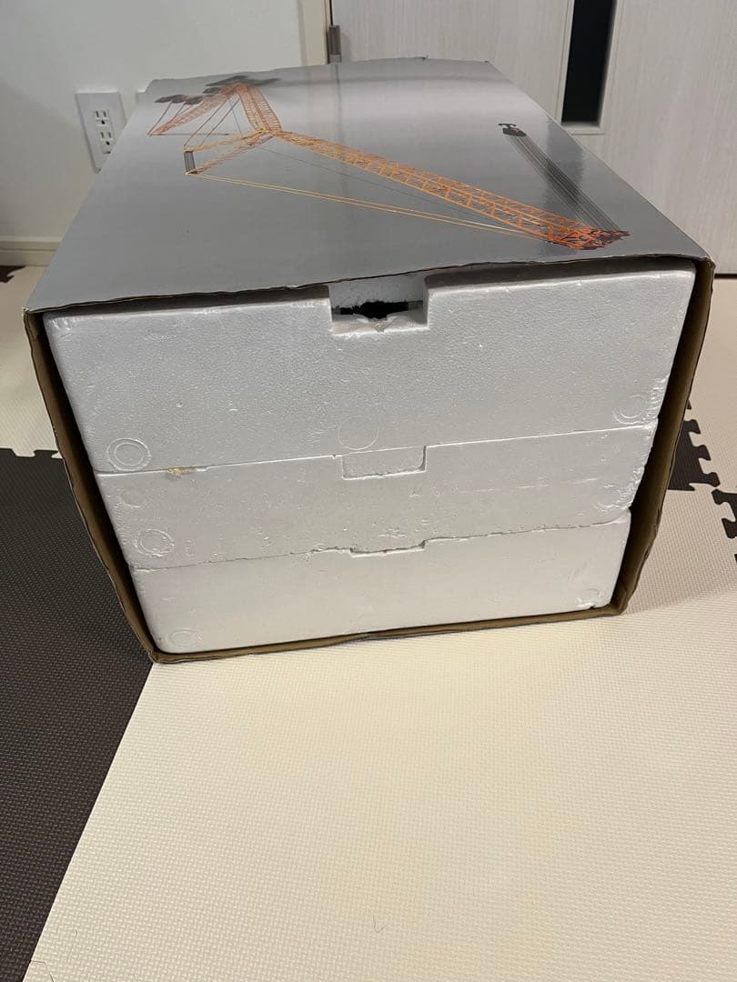 新品　クローラークレーン模型　プラモデル大型600t リープヘル