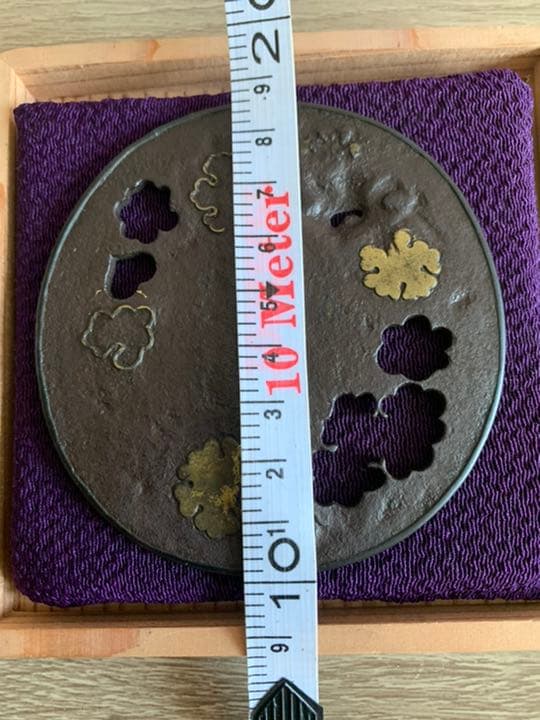 鍔　雪花紋　鉄鍔　赤銅覆輪