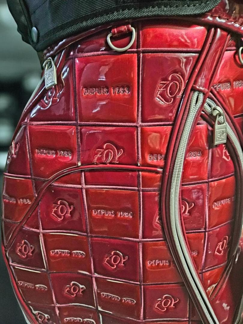 送料無料/美品　Zoy 高級エナメル大型・キャディバッグRED