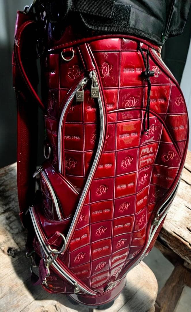 送料無料/美品　Zoy 高級エナメル大型・キャディバッグRED