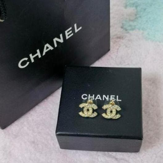 ゴールド シャネル ピアス