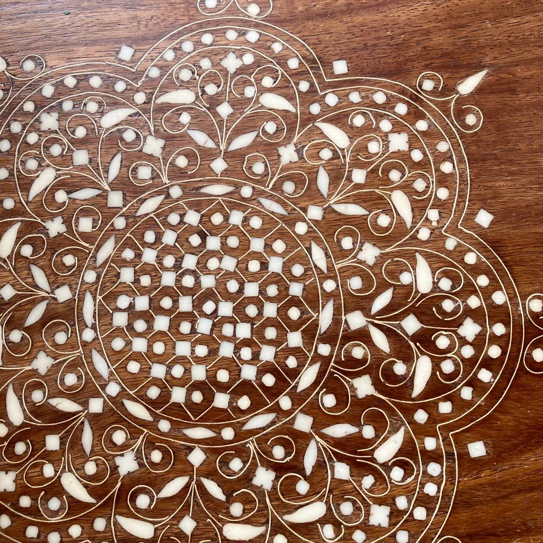 中東で購入した象嵌彫テーブル