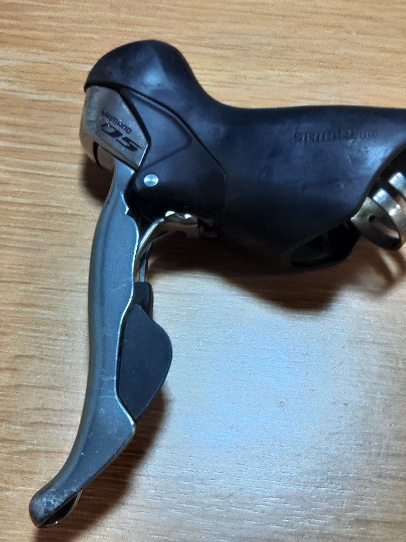 Shimano 105 シフター ブラック/シルバー　ST-5700