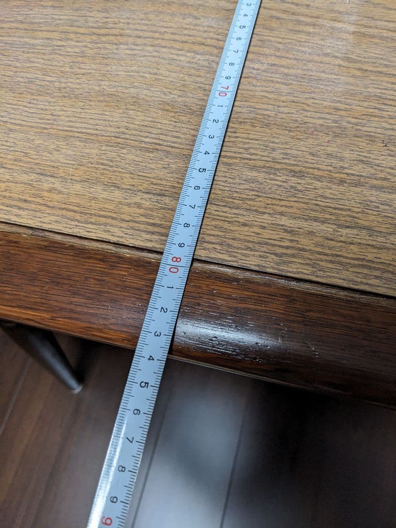 古く味のある木製テーブル 作業台 昭和レトロ アンティーク木製正方形 装飾的な脚