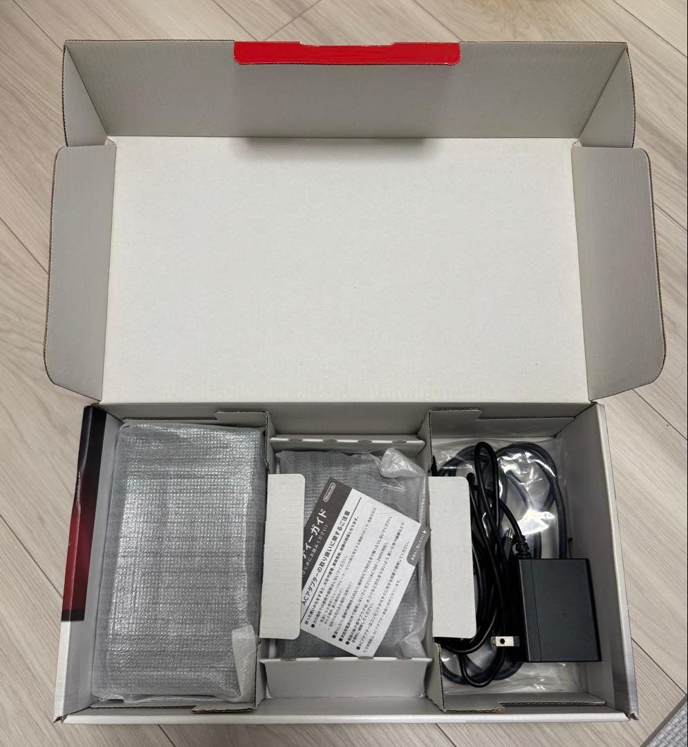 Nintendo Switch 本体 青/赤/緑/ピンク