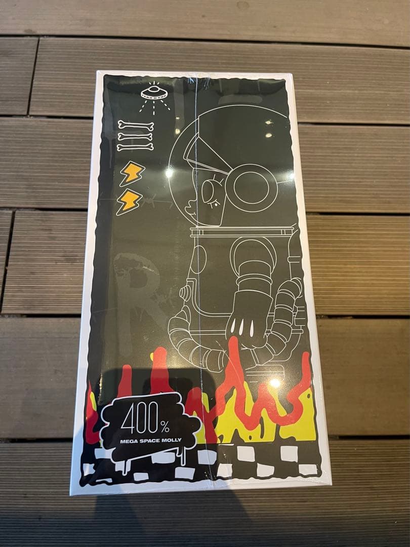 ポップマート メガコレクション メガ スペース モリー 400%