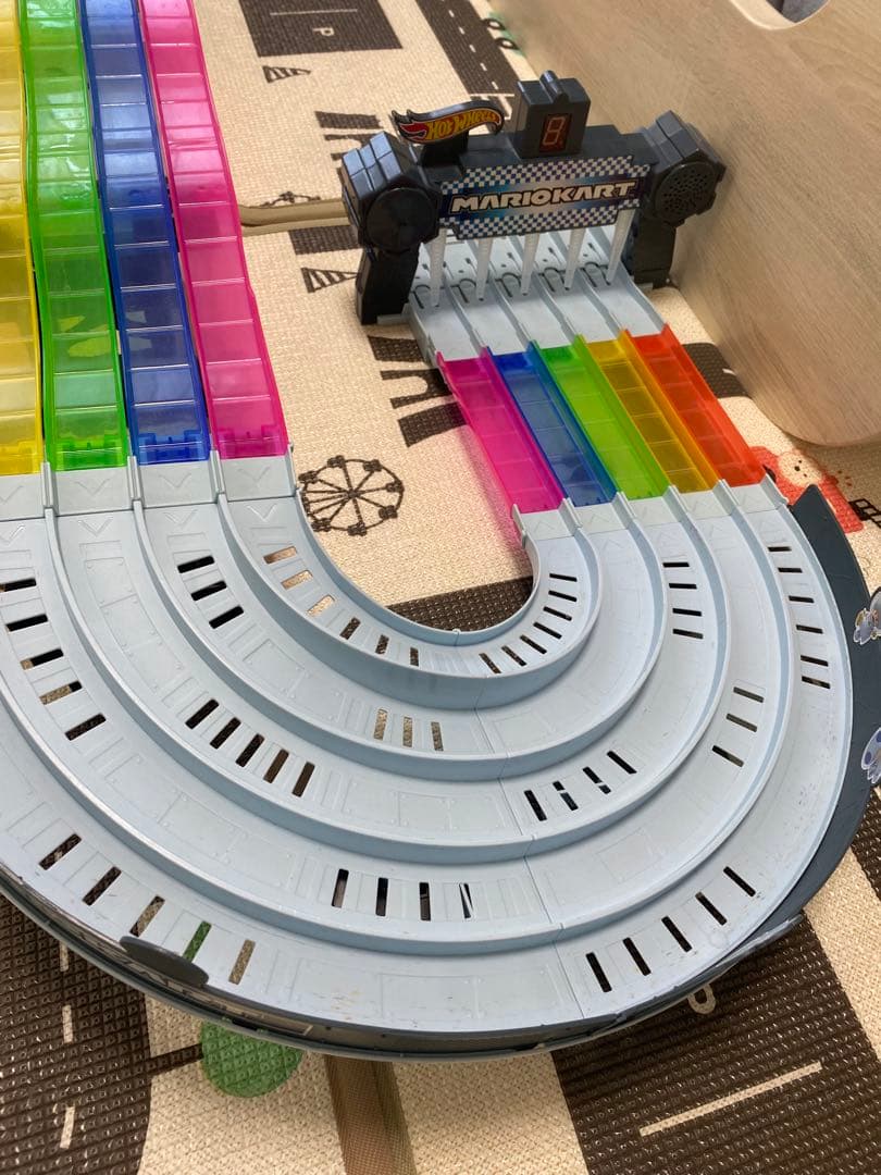 エ*ル様 ホットウィール マリオカート レインボーロード