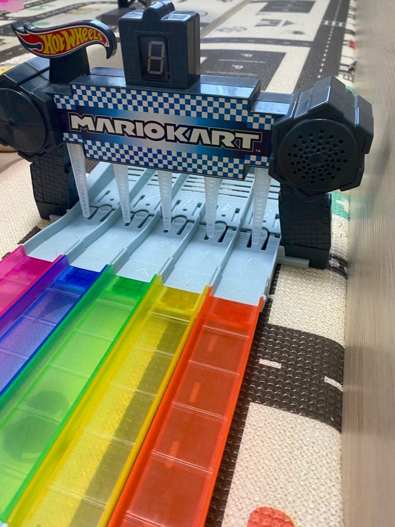 エ*ル様 ホットウィール マリオカート レインボーロード